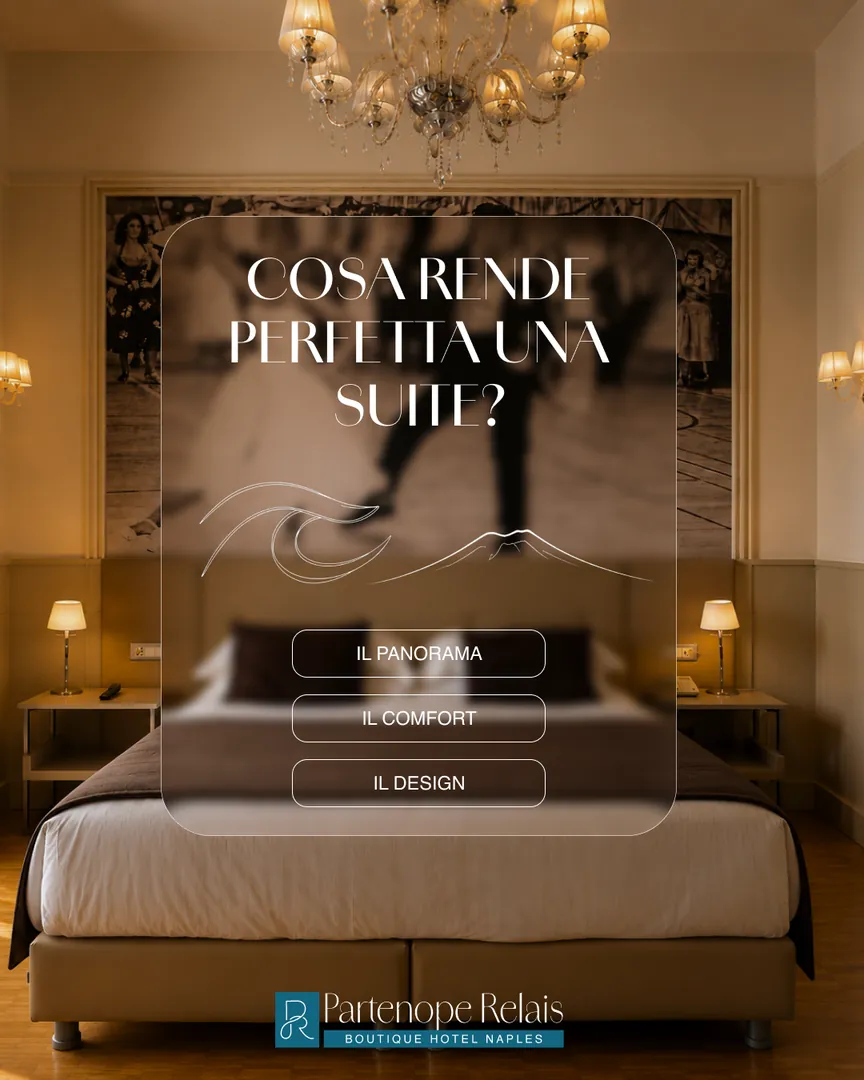 Post Partenope Relais «Cosa rende perfetta una suite?»: camera con lampadario di cristallo